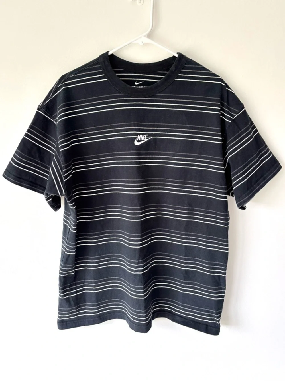 Nike Black White Striped Short Sleeve T-shirt Ribbed Crewneck Embroidered Logo